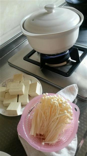 砂锅豆腐鱼头汤的做法步骤3