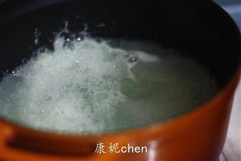 双冬豆腐汤羹的做法步骤3