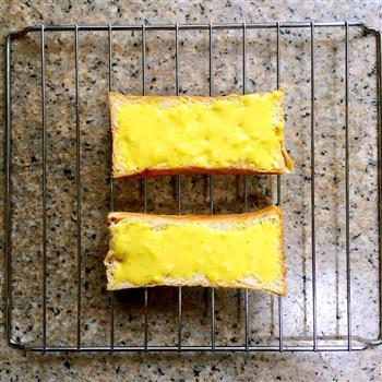 焦糖蒜蓉蛋黄酱焗面包的做法图解3