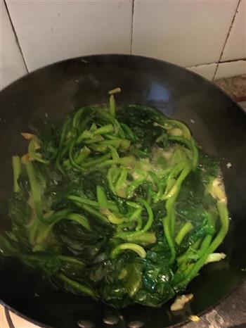 清炒菠菜的做法步骤2