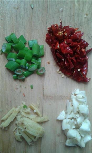 辣炒酸菜鸭肠的做法步骤1