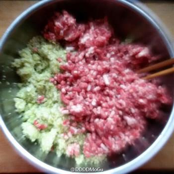 猪肉白菜饺子的做法步骤3