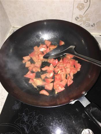 西红柿面条汤的做法步骤2