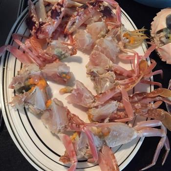 避风塘香辣蟹、赖尿虾的做法图解5