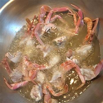 避风塘香辣蟹、赖尿虾的做法步骤6