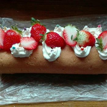 草莓蛋糕卷的做法步骤6