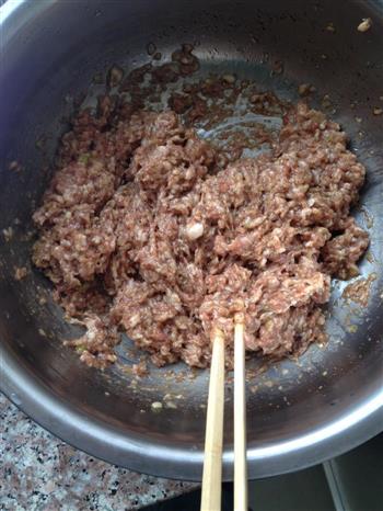 猪肉白菜水饺的做法步骤2