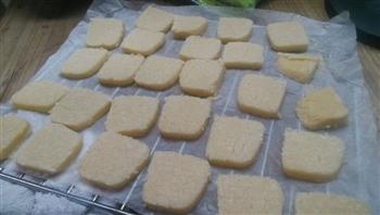 椰蓉奶香饼干的做法步骤3