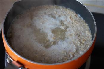 奶香南瓜燕麦粥的做法步骤2