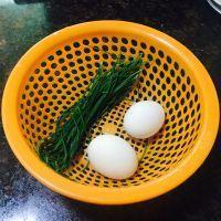韭菜煎蛋的做法步骤1