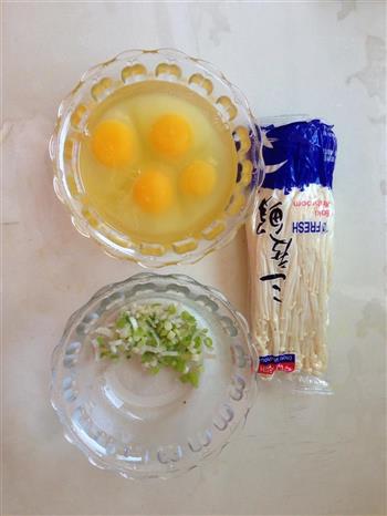 金针菇鸡蛋饼的做法步骤1