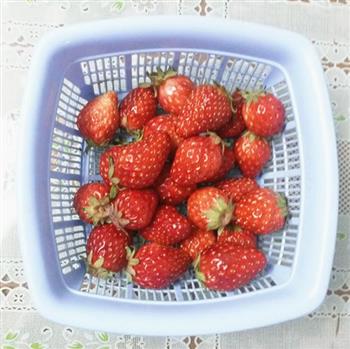 草莓大福的做法步骤1