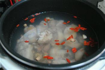 花生猪脚汤的做法步骤8