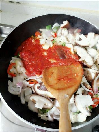 意式牛肉丸番茄芝士焗饭的做法步骤3