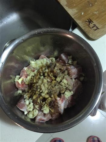 香菇豆腐蒸排骨的做法步骤2