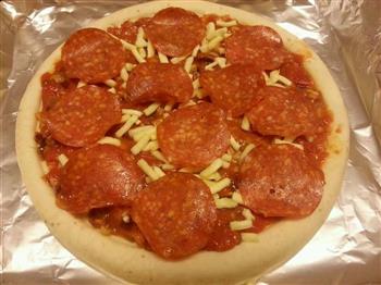 青椒萨拉米肠披萨的做法步骤9