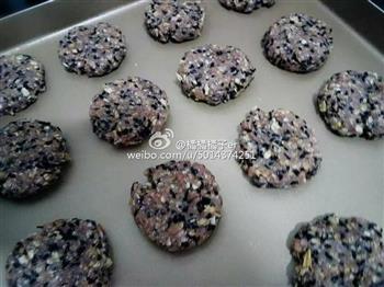 黑芝麻紫薯燕麦饼干的做法图解4