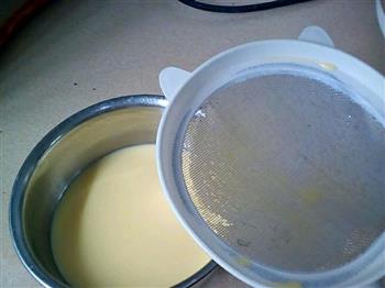 牛奶鸡蛋羹的做法步骤2
