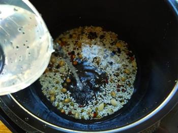 五色豆米粥的做法步骤3