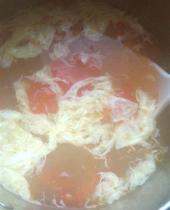 香滑番茄鸡蛋疙瘩汤的做法步骤2