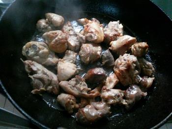 支竹香菇焖鸡煲的做法步骤8