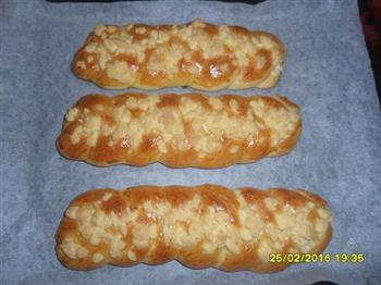 格外香醇的淡奶油辫子面包的做法图解11
