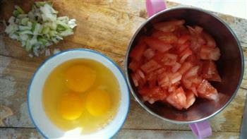 宝宝餐 西红柿鸡蛋疙瘩汤的做法步骤2