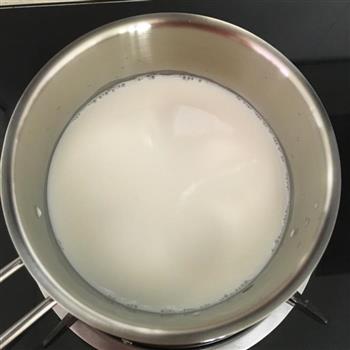 牛奶鸡蛋燕麦粥的做法图解2