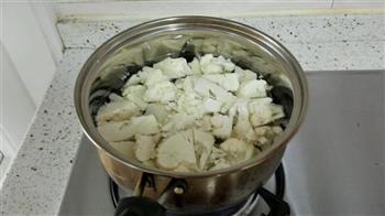 迷迭香干锅花菜的做法步骤3