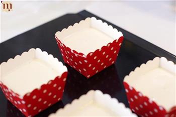 北海道戚风纸杯蛋糕的做法步骤12