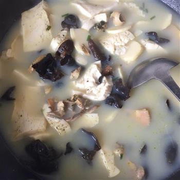 河蚌豆腐汤的做法步骤4