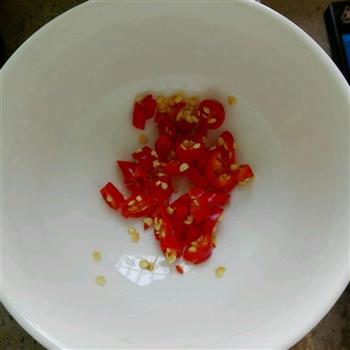 茄子外婆菜炒蛋的做法步骤2