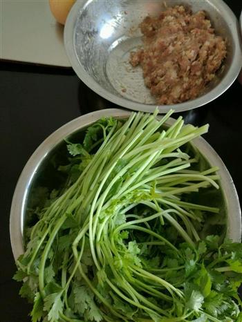 简单的芹菜猪肉水饺的做法步骤3