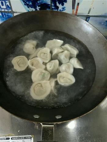简单的芹菜猪肉水饺的做法步骤8
