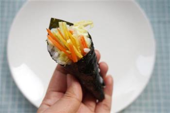 丘比沙拉酱-手卷寿司的做法步骤7