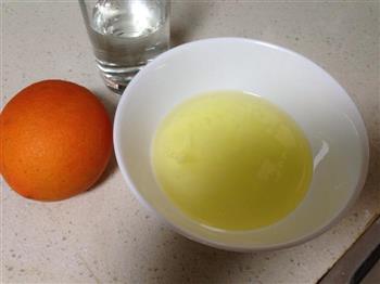 鲜橙蒸蛋的做法图解1