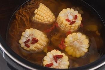 虫草玉米排骨汤-温润的一碗汤的做法步骤6