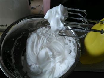 蔓越莓酸奶慕斯蛋糕的做法步骤4