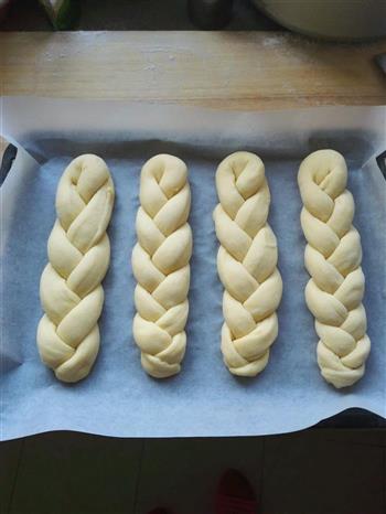 椰蓉辫子面包的做法步骤7