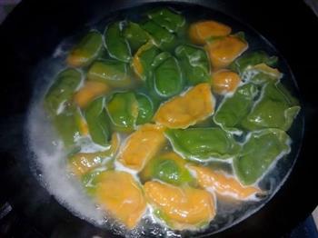 天然蔬菜汁双色水饺的做法步骤5