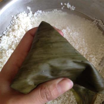 第一次包也能学会的蜜枣四角粽子的做法步骤11