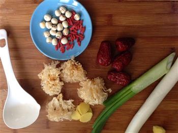 银耳莲子煲鸡汤—春季养生，预防流感，润肺止咳的做法步骤5
