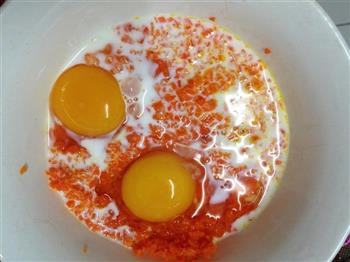 胡萝卜鸡蛋卷、青菜粥、培根的做法图解2