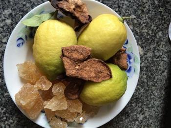 陈皮黄冰糖炖柠檬的做法图解1