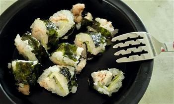 宝宝辅食&三文鱼紫菜卷的做法步骤2