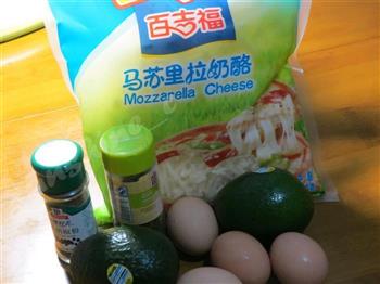 芝士鸡蛋烤牛油果的做法步骤1
