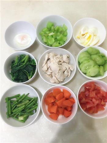 健康瘦身蔬菜色拉的做法步骤1