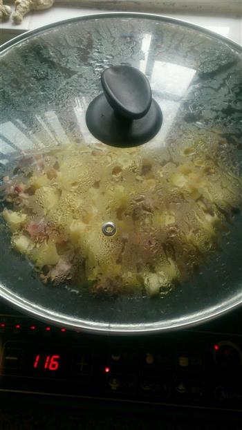 土豆焖排骨的做法步骤3