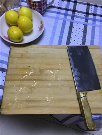 蜂蜜柠檬酱的做法步骤1