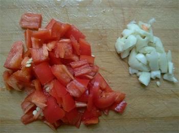 豌豆豆丁炒腊肉的做法步骤7